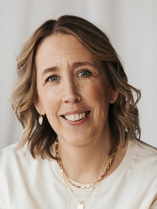 lisa-parry lisa-parry